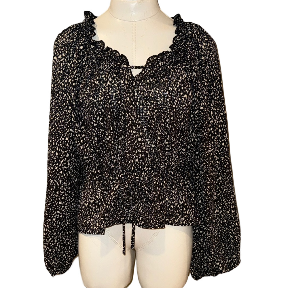 NWT Universal Thread Patterned Blouse